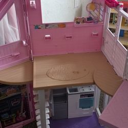 Barbie Doll House 