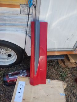 MOLDURA DE PUERTA POSTERIOR IZQ AUDI Q3