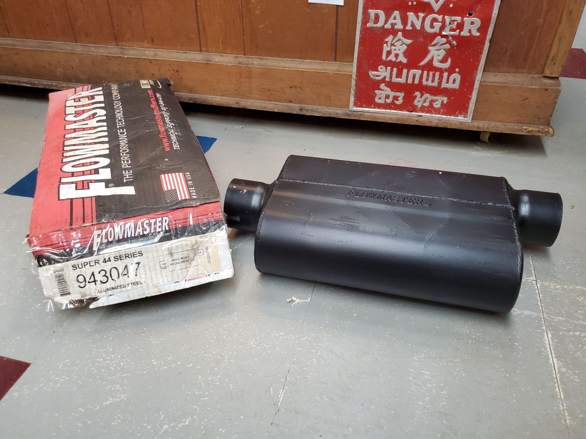 Flowmaster Super 44 Series muffler