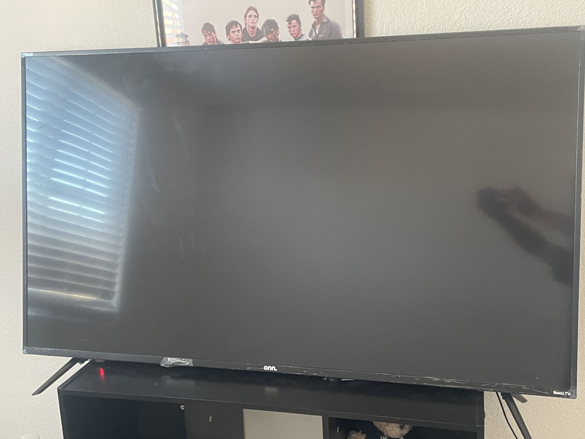 55” Inch Onn roku Smart Tv 