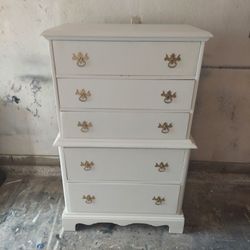 CHEST OF DRAWERS 