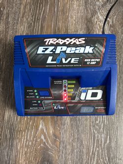 Traxxas 2971 EZ-Peak Live 12 Amp NiMH/LiPo Fast Charger w/iD & Bluetooth
