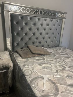 Queen Bedroom Set
