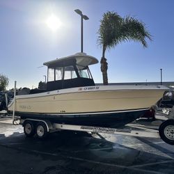 2006 Robalo R240