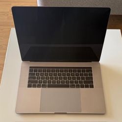 MacBook Pro 15-inch 2018 2.8 GHz 16GB RAM Intel Core i7 - $950 (Torrance)