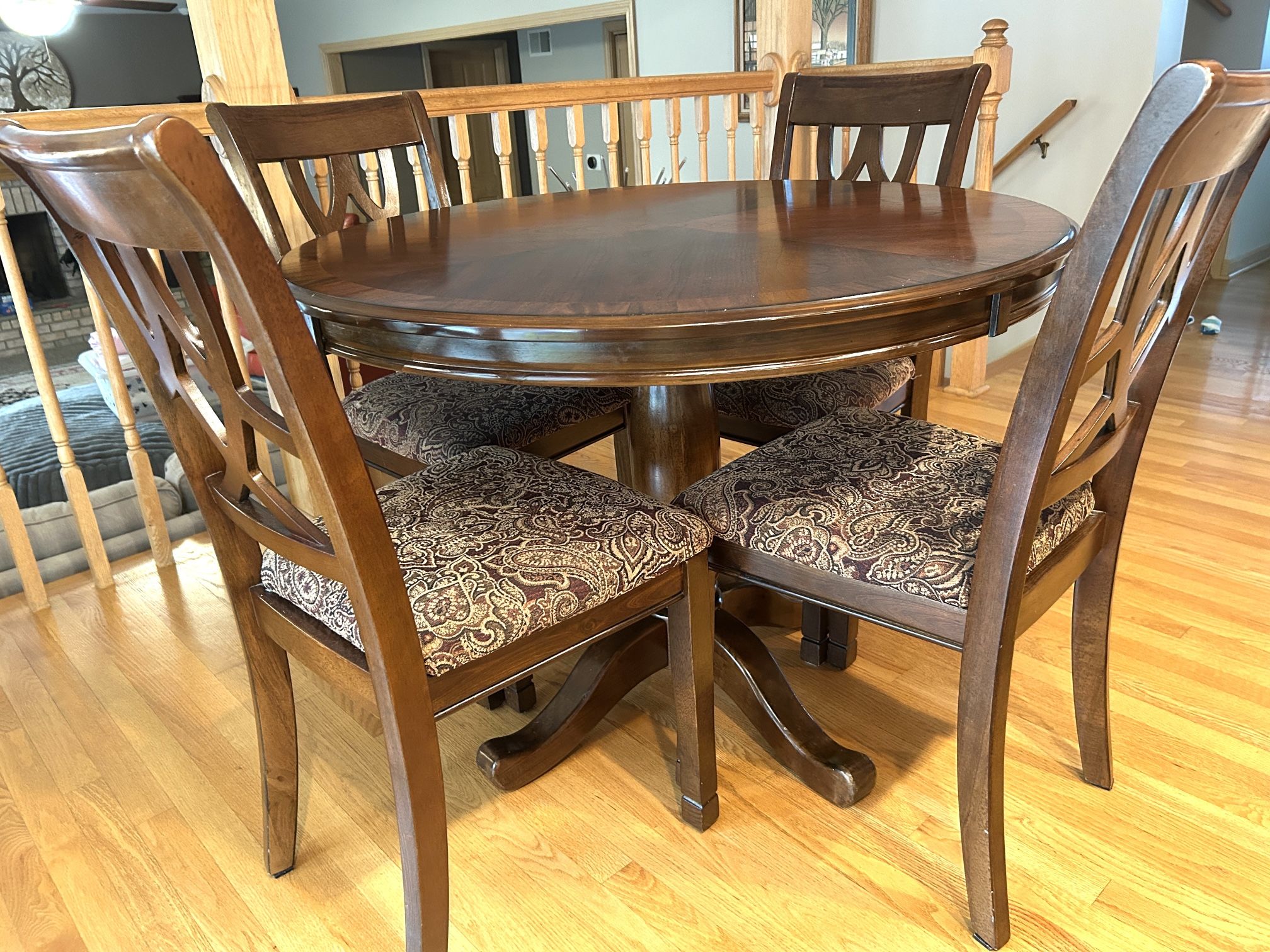 Round Wood Dining Table with 4 Chairs – Elegant & Durable