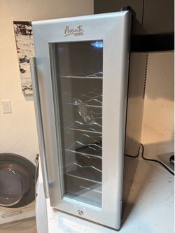 Avanti 12 bottle wine chiller