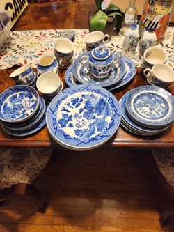 Blue Willow dining set