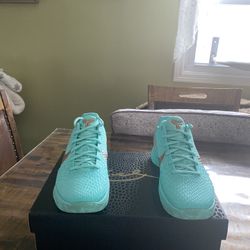 NIKE KOBE 6 STATUE OF LIBERTY SIZE 8