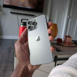 IPhone 15 Pro Max 256 GB UNLOCKED 