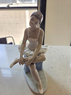 Lladro Porcelain Figurine