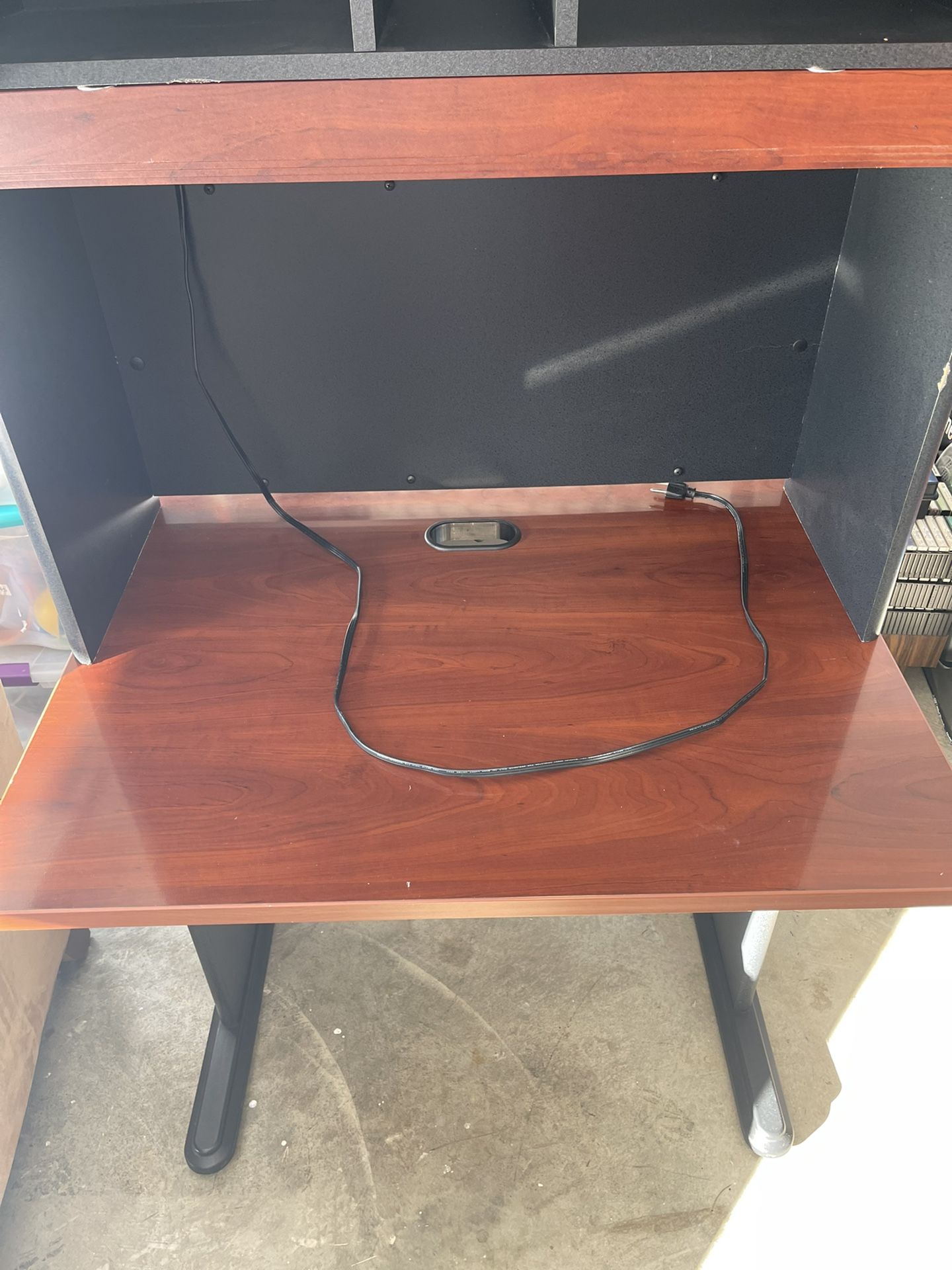 Desk With Hutch
