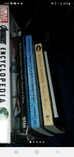 Books for Sale: Star Wars, Buffy, Avengers & Gears of War