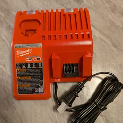 Milwaukee M12 and M18 Battery Charger