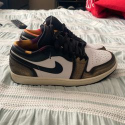 Men’s 9.5 Nike Jordan Lows 