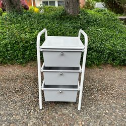 Metal and plastic 3 drawers shelf 