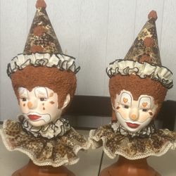 Vintage Clowns Sculpture Ceramic Handpainted Very Detailed. Used in good condition with some minor cosmetic blemishes. These blemishes are in the form
