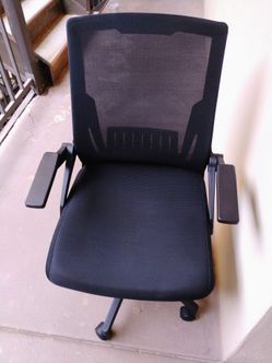 High adjustable fabric desk chair pickup only cash