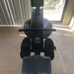 Obsidian Surge 500 Water Rowing Machine – Excellent Condition
