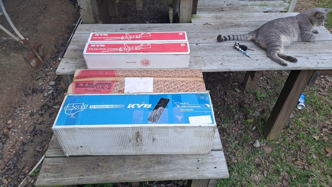🆕️ 4x N.I.B. KYB Struts/Shocks 00-01 Maxima & I30