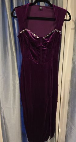 Purple Velvet Evening Gown. Tea Length SIZE MEDIUM 