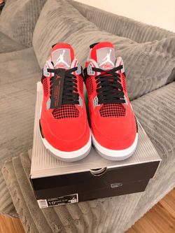 JORDAN 4s (SIZE 10.5)