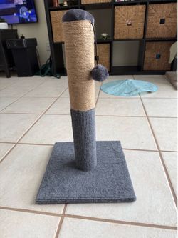 Brand new cat scratch post with ball toy