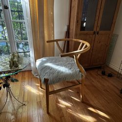 Set Of 4 HD Buttercup Wishbone Dining Chairs