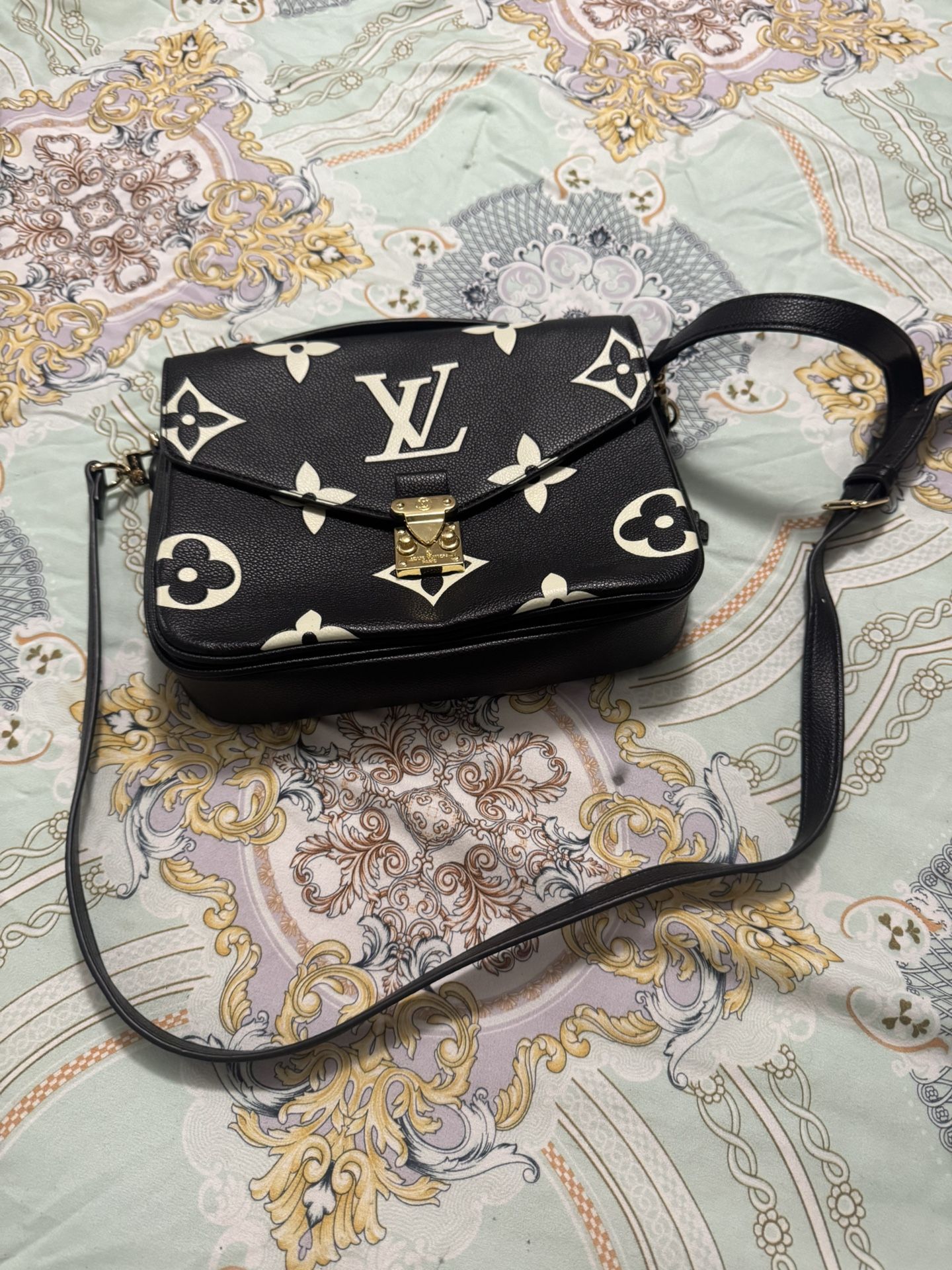 Cartera Negra Con Blanco 