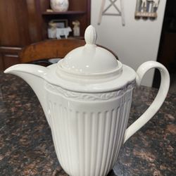 Mikasa Italian Countryside Coffee Pot Like New
