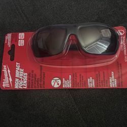 Milwaukee Performance Safety Glasses with Tinted Fog-Free Lenses 