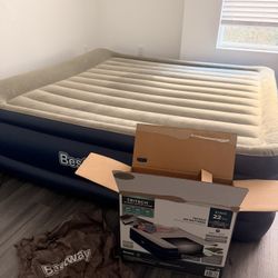 King Air Mattress Bed Built In Pump