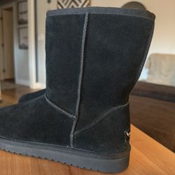 Brand new never worn Koolaburra by UGG Women's Koola Short Boot