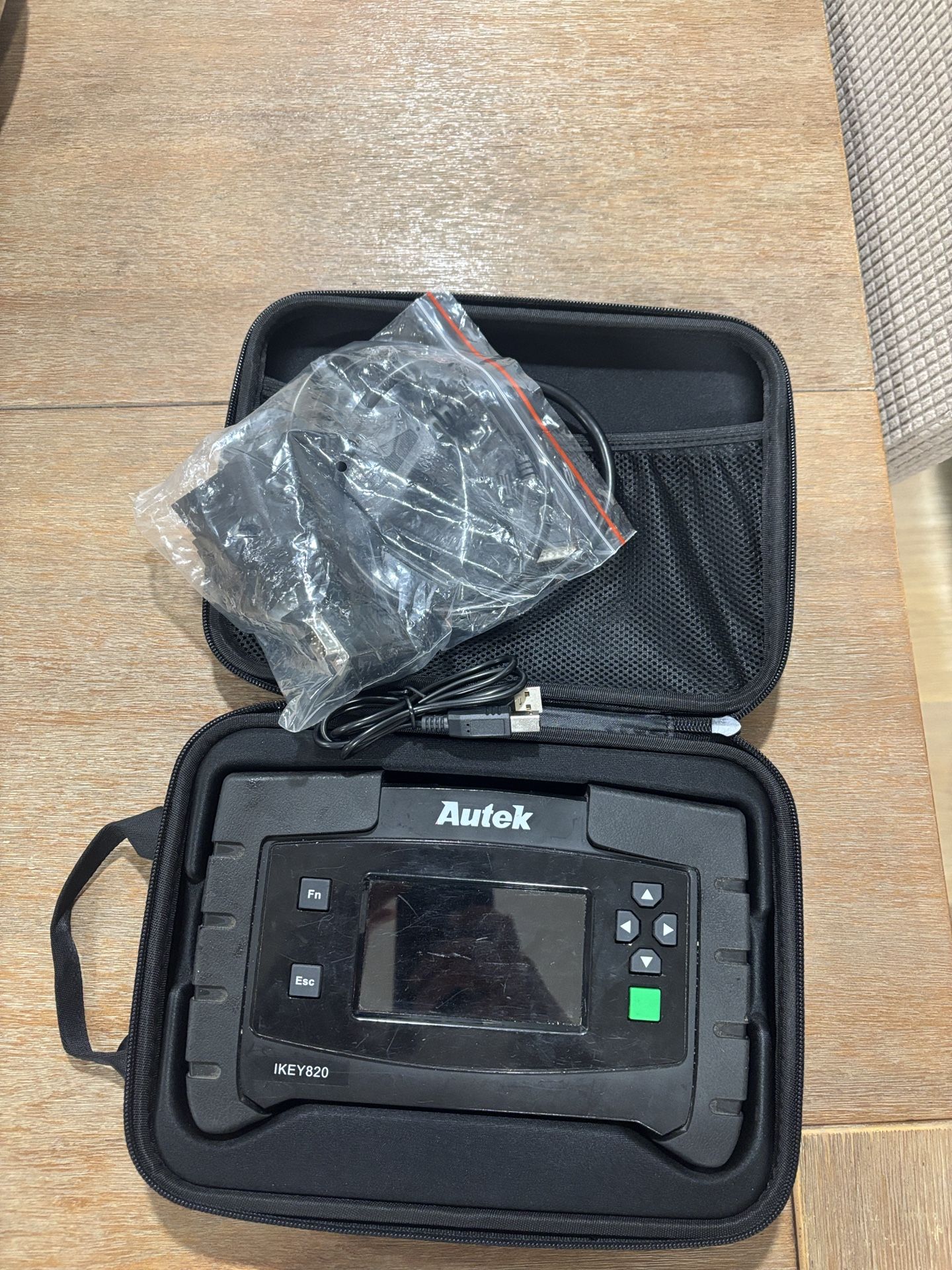 Key Programmer Programadora De Llaves Autek ikey 820 With Box And Accessories