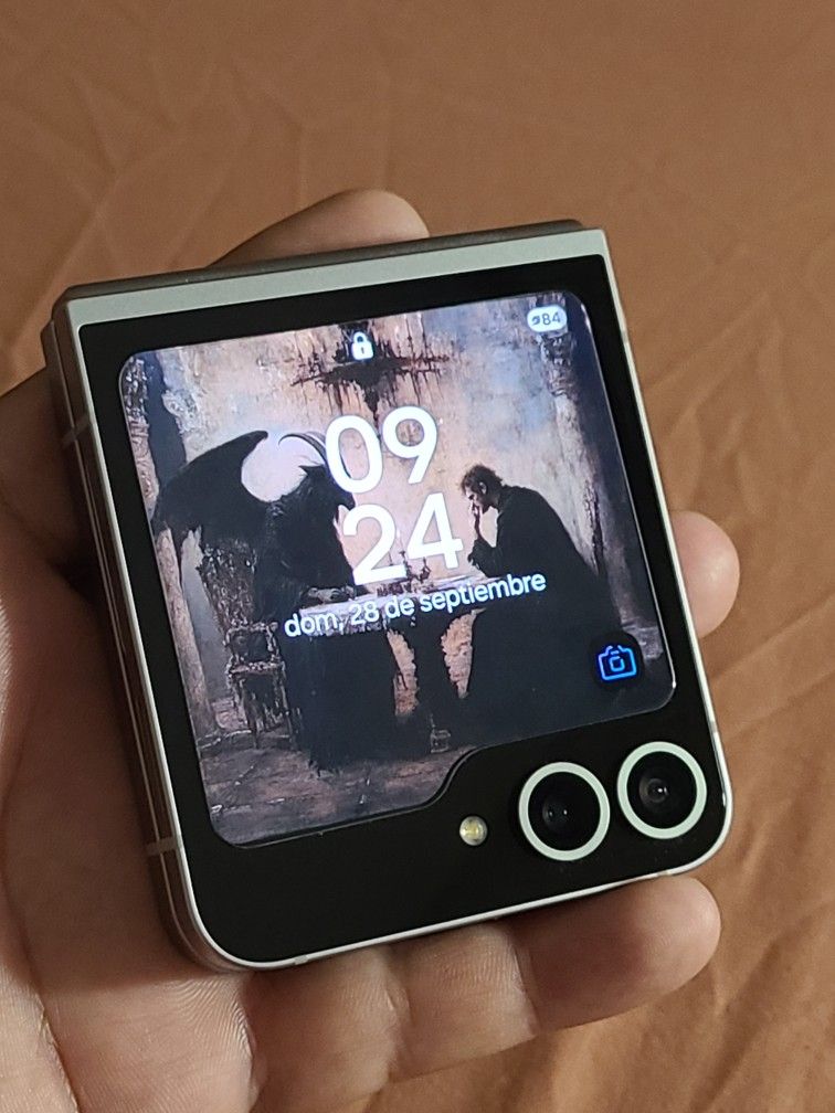Samsung Z Flip 6 12gb Ram 256gb Storage Unlocked any carrier