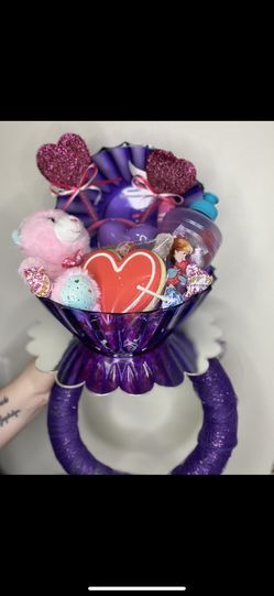 Kids “Ring Pop” Valentine Basket