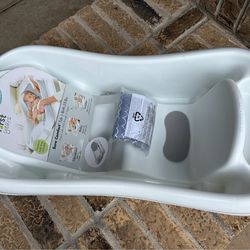 The First Years Sure Comfort Deluxe Newborn-to-Toddler Tub with Sling - White: Drain Plug, Foam Insert
