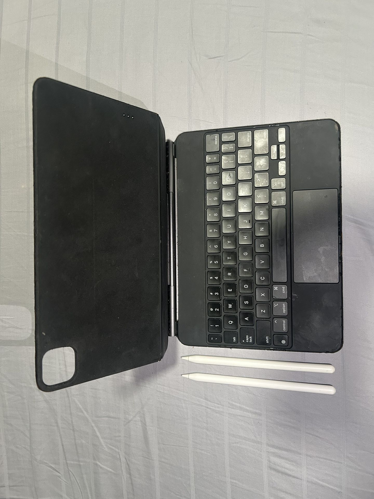 11inch Magic Keyboard + 2nd Generation Apple Pencil