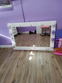 Hollywood Vanity Mirror with Lights