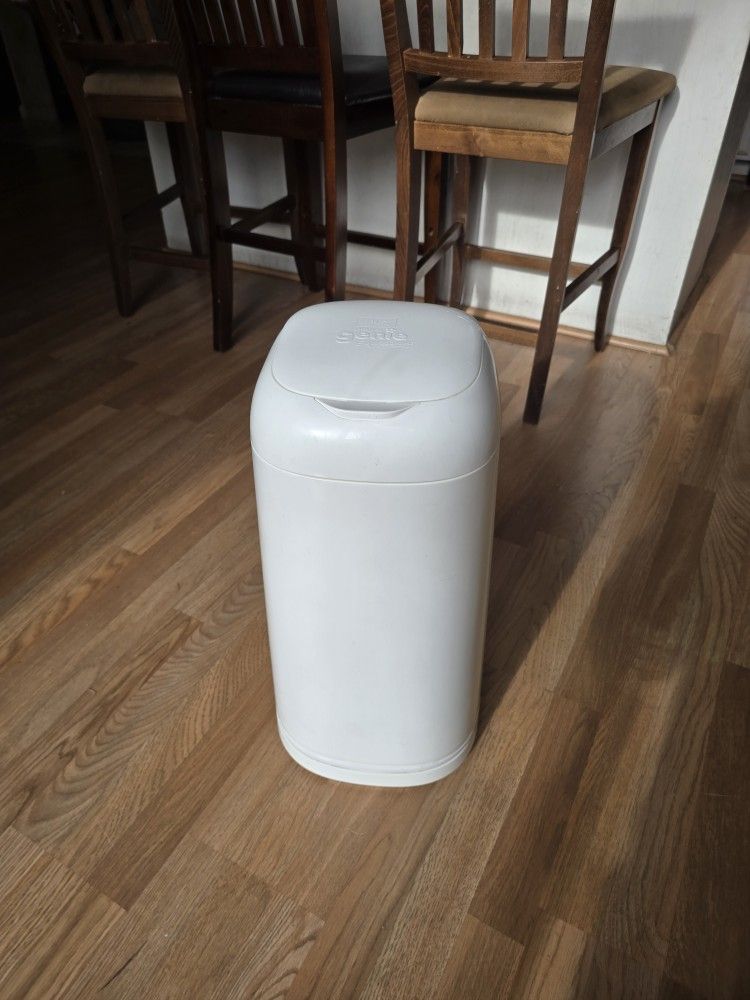 Playtex Diaper Genie Diaper Pail