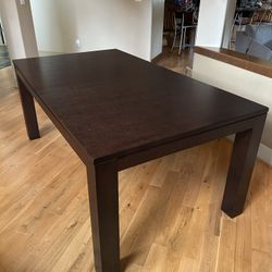 Kasala Dining Table