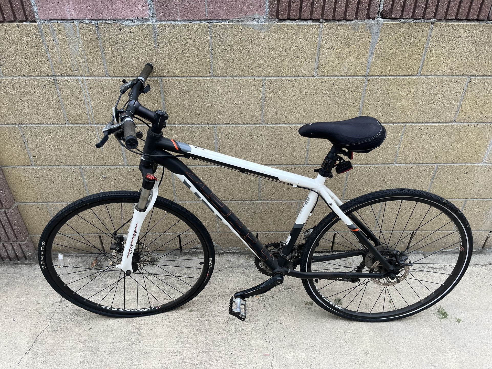 Gary Fisher Utopia Hybrid Road Bike