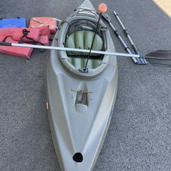 9’,6” Sun Dolphin fishing Kayak