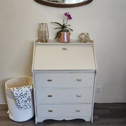 Secretary Desk With Drwers