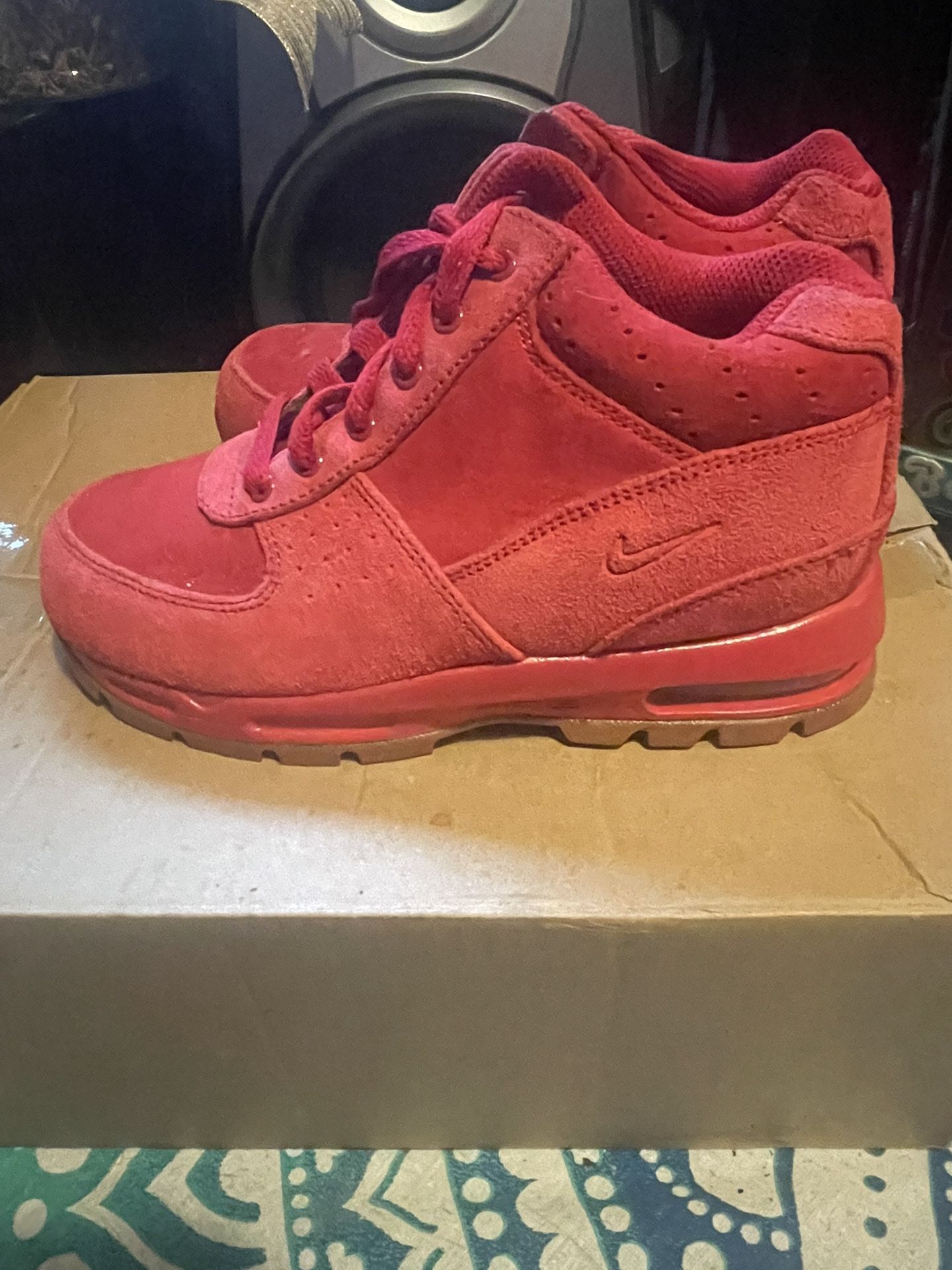 Nike Air Max Goadome Boot Gym Red