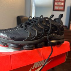 Nike Air VaporMax Plus Triple Black Sneakers