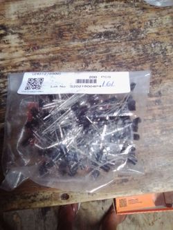 200 Piece Transistor Assortment Pack