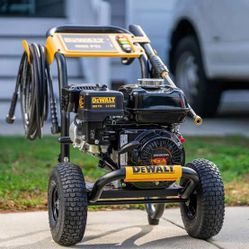 Brand new Dewalt pressure washer with Honda engine (3600)