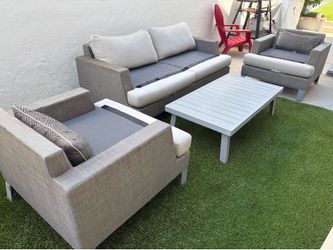 Outdoor patio set