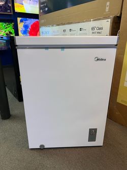Midea white chest freezer